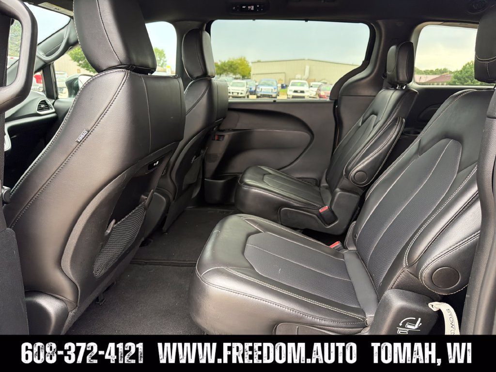 Used 2025 Chrysler Pacifica Select FWD image 27