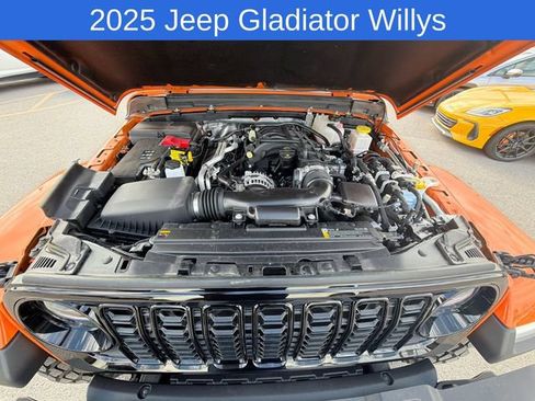 Used 2025 Jeep Gladiator Sport AWD/4WD image 19