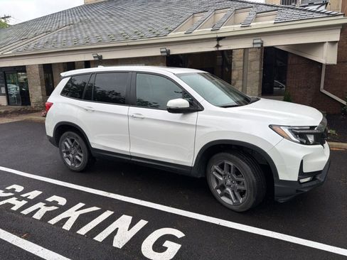 Used 2023 Honda Passport EX-L image 4