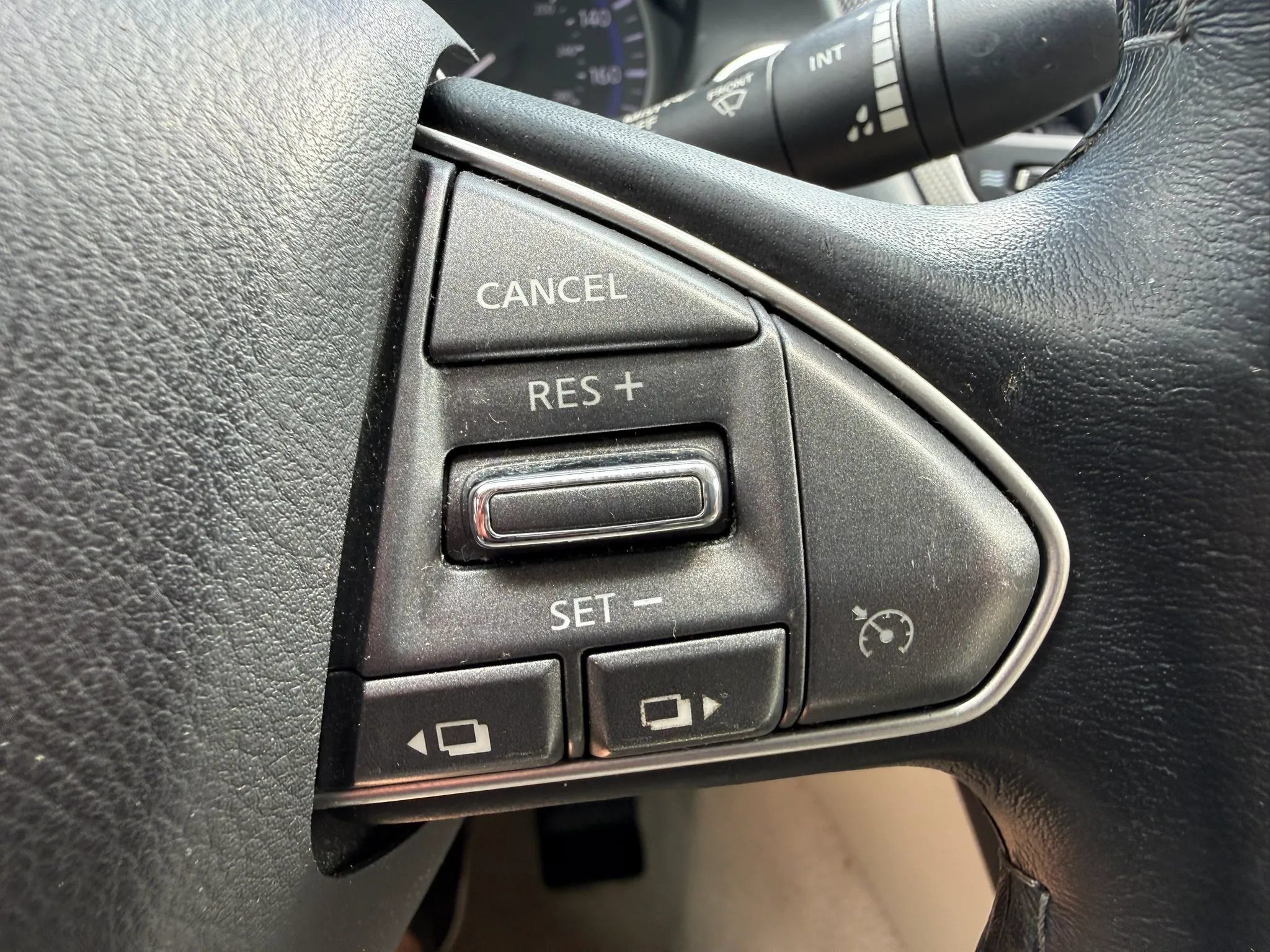Used 2015 INFINITI Q50 Premium w/ All Weather Package AWD/4WD image 27