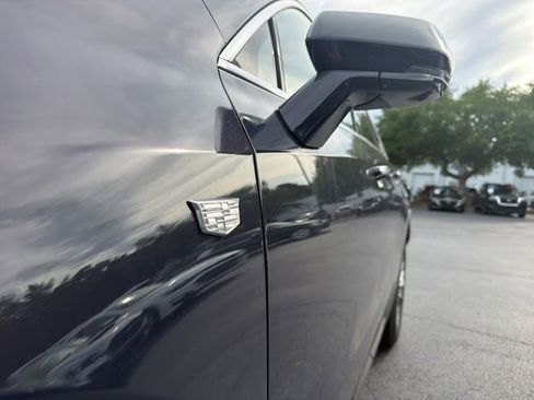 Used 2025 Cadillac XT4 Premium Luxury FWD image 3