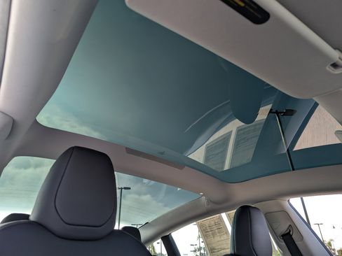 Used 2025 Tesla Model 3 Long Range image 3