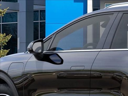 New 2026 Chevrolet Equinox EV LT image 12