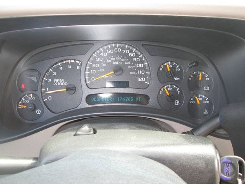 Used 2004 GMC Sierra 2500 SLT w/ Snow Plow Prep Package AWD/4WD image 20