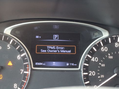 Used 2020 Nissan Pathfinder Platinum FWD image 15