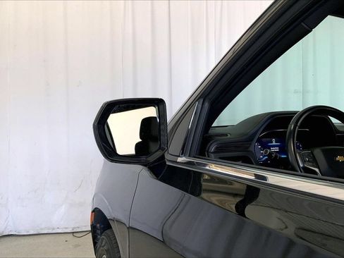 Used 2022 Chevrolet Suburban LT RWD image 10