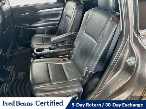 Used 2019 Toyota Highlander XLE AWD/4WD image 19