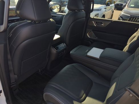 New 2026 INFINITI QX80 Autograph w/ Premium Cargo Package image 26