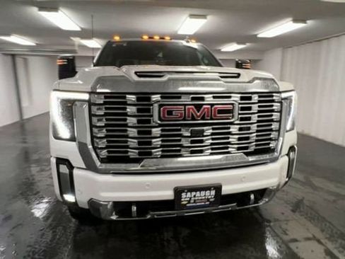 Certified 2024 GMC Sierra 2500 Denali w/ Denali Reserve Package image 3