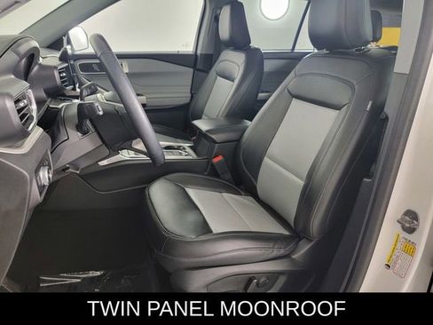 Used 2023 Ford Explorer XLT w/ Equipment Group 202A image 12