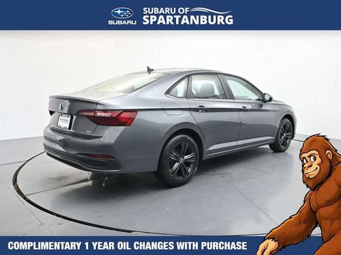 Used 2023 Volkswagen Jetta SE FWD image 8