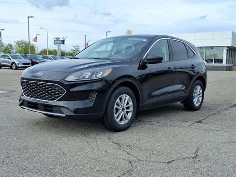 Certified 2022 Ford Escape SE w/ Convenience Package AWD/4WD image 3