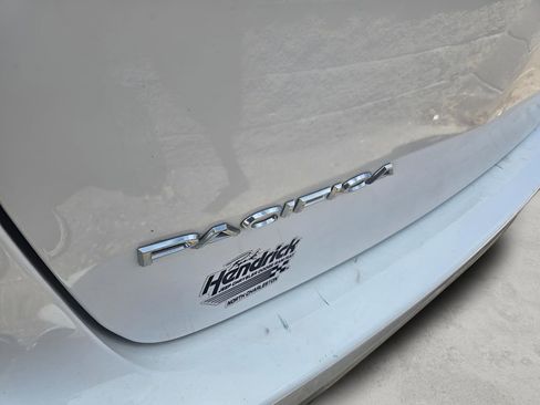 Used 2021 Chrysler Pacifica Touring FWD image 18