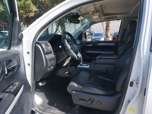 Used 2018 Toyota Tundra Platinum AWD/4WD image 2
