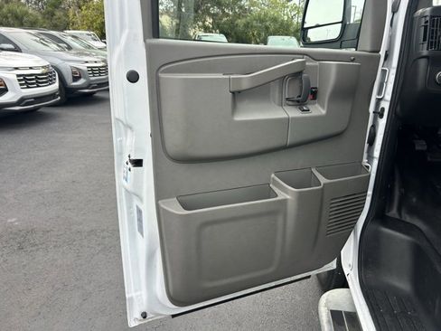 Used 2025 GMC Savana 2500 Work Van w/ Driver Convenience Package image 11