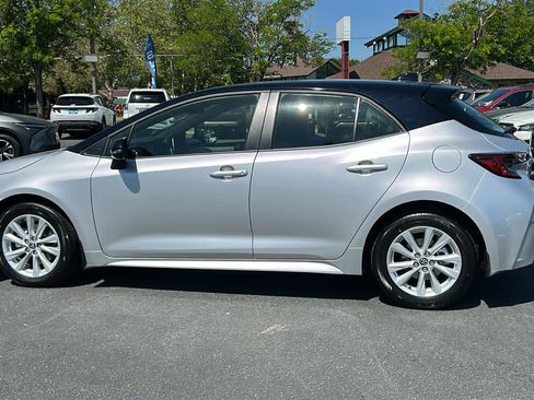 Used 2025 Toyota Corolla SE w/ SE Package FWD image 8