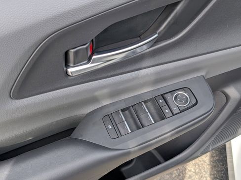 Used 2025 Toyota Prius XLE image 15