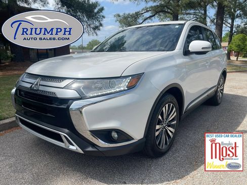 Used 2020 Mitsubishi Outlander LE image 1
