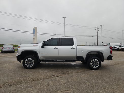 Used 2022 Chevrolet Silverado 3500 W/T w/ WT Convenience Package AWD/4WD image 4
