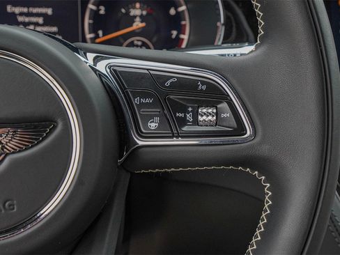 Used 2024 Bentley Continental GT image 24