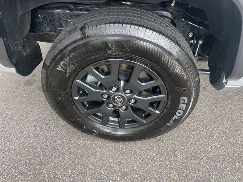 Used 2026 Toyota 4Runner SR5 AWD/4WD image 5
