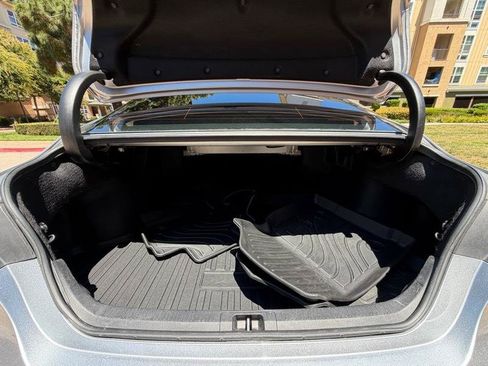 Used 2019 Toyota Camry LE w/ Carpet Mat Package FWD image 38