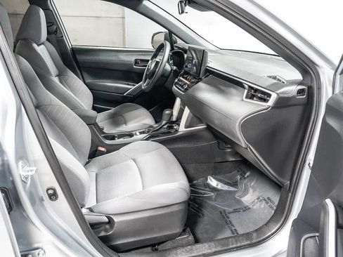 Certified 2025 Toyota Corolla Cross AWD Hybrid image 17