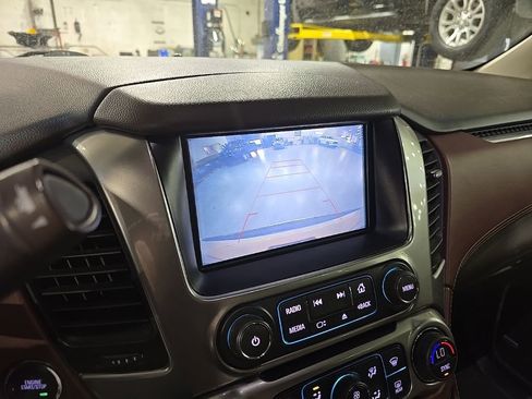 Used 2019 Chevrolet Suburban Premier AWD/4WD image 11