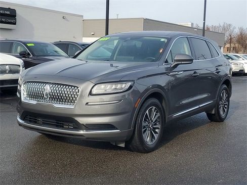 Certified 2022 Lincoln Nautilus AWD w/ Premium Package image 3