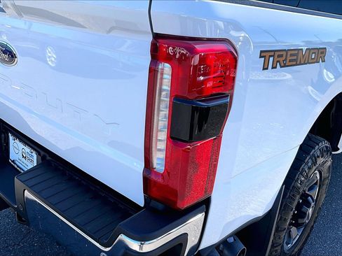 Used 2024 Ford F250 Lariat w/ Lariat Ultimate Package AWD/4WD image 28