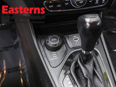 Used 2023 Jeep Cherokee Altitude Lux image 21