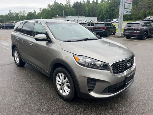 Used 2019 Kia Sorento AWD image 3