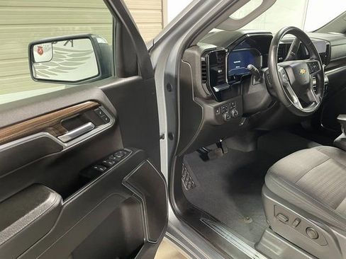 Used 2023 Chevrolet Silverado 1500 LT w/ Z71 Off-Road Package AWD/4WD image 10