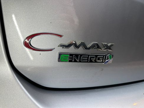 Used 2017 Ford C-MAX Energi SE w/ Equipment Group 402A FWD image 25