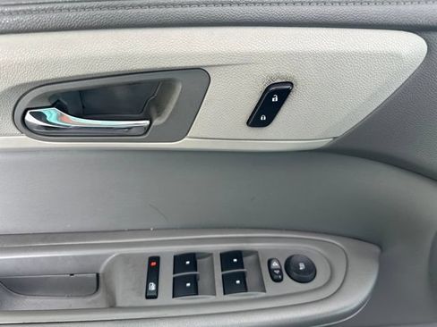 Used 2015 Chevrolet Traverse LT w/ Traveler's Package FWD image 15