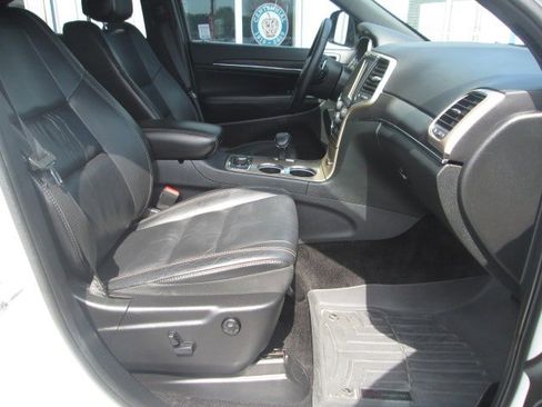 Used 2015 Jeep Grand Cherokee Limited w/ Trailer Tow Group IV image 15