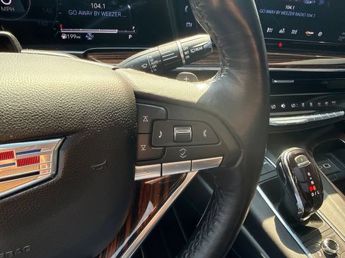 Used 2023 Cadillac Escalade Premium Luxury AWD/4WD image 39