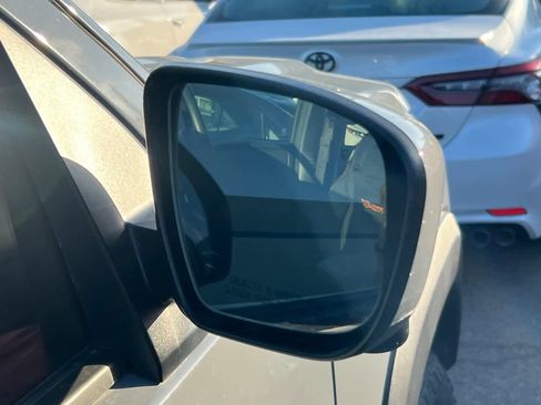 Used 2024 Nissan Frontier PRO-4X w/ Pro Convenience Package image 16