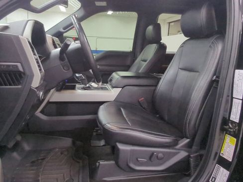 Used 2019 Ford F150 Lariat w/ Equipment Group 502A Luxury AWD/4WD image 9