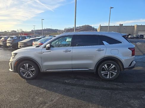 Used 2023 Kia Sorento SX Prestige image 4