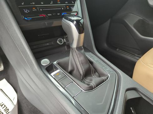 Used 2024 Volkswagen Tiguan SE R-Line FWD image 42
