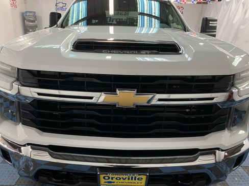 Used 2024 Chevrolet Silverado 2500 LT image 8