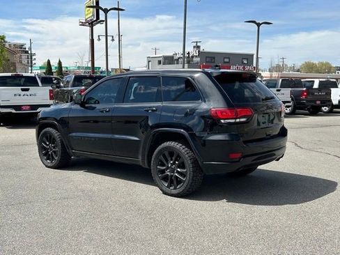 Used 2022 Jeep Grand Cherokee Laredo X AWD/4WD image 5