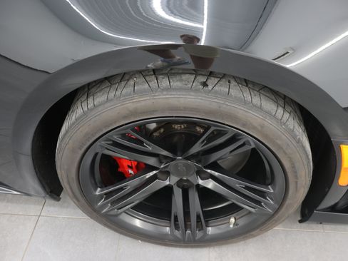 Used 2019 Chevrolet Camaro ZL1 RWD image 3