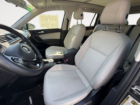 Used 2020 Volkswagen Tiguan SE w/ Panoramic Sunroof Package FWD image 10