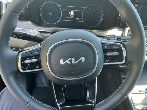 Used 2023 Kia Sorento S w/ Panoramic Sunroof Package AWD/4WD image 14