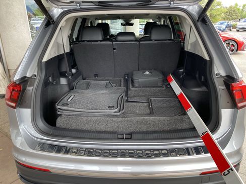 Certified 2023 Volkswagen Tiguan SE w/ Panoramic Sunroof Package FWD image 18