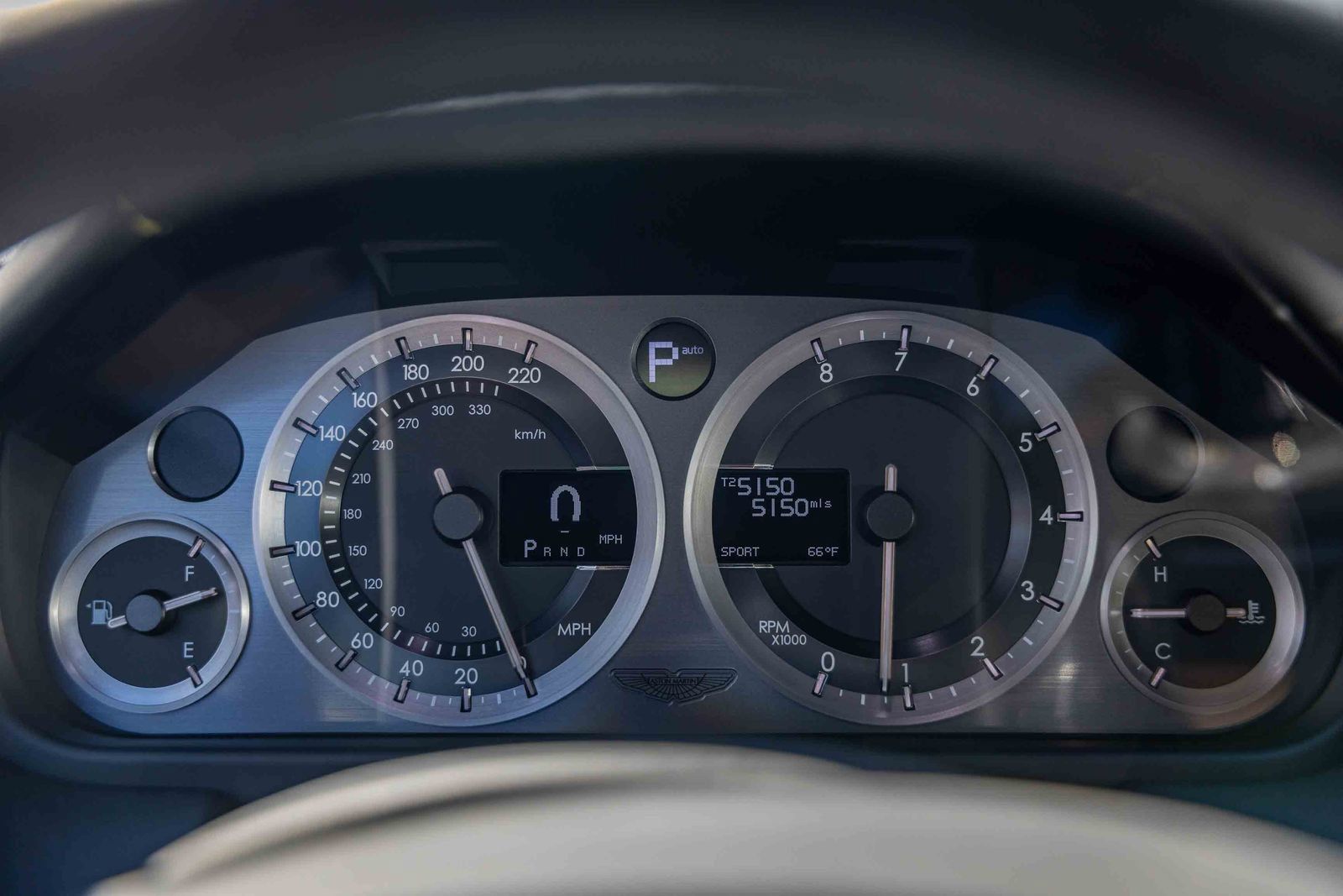 Used 2013 Aston Martin DB9 Volante RWD image 12