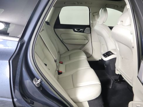 Used 2023 Volvo XC60 B5 Ultimate image 21
