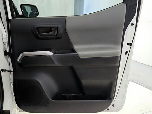 Used 2023 Toyota Tacoma SR5 AWD/4WD image 19